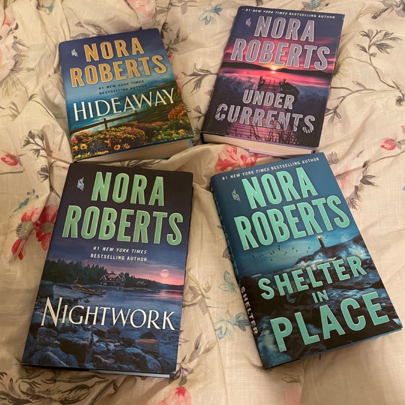 Set of 4 Nora Roberts Books