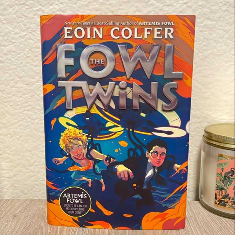 The Fowl Twins (a Fowl Twins Novel, Book 1)