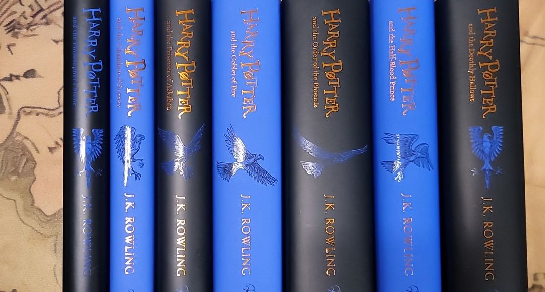 Harry Potter Ravenclaw House Editions Paperback Box Set, De Rowling, J. K..  Editorial Bloomsbury Publishing, Tapa Dura En Inglés, 2022