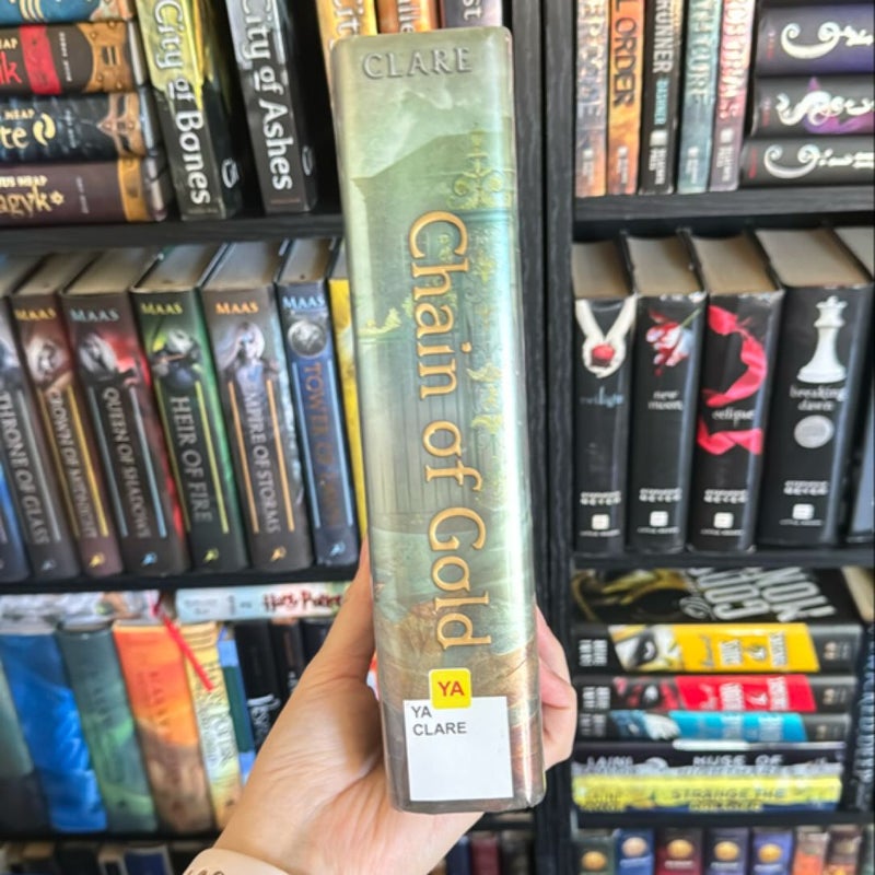 Chain of Gold (COLLECTOR'S FIRST EDITION)