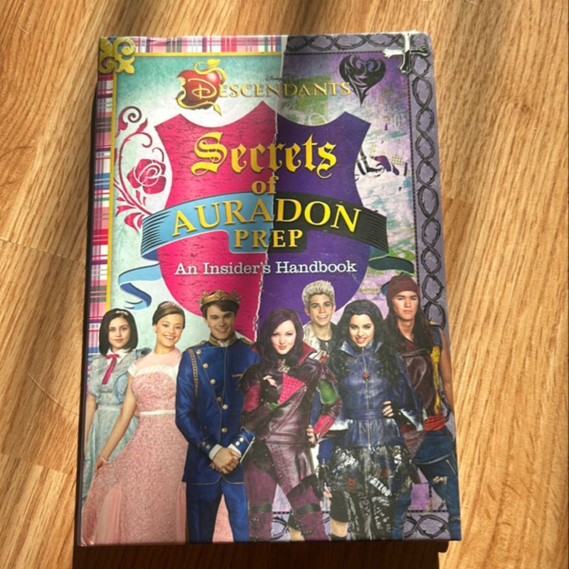 Disney Descendants: Secrets of Auradon Prep