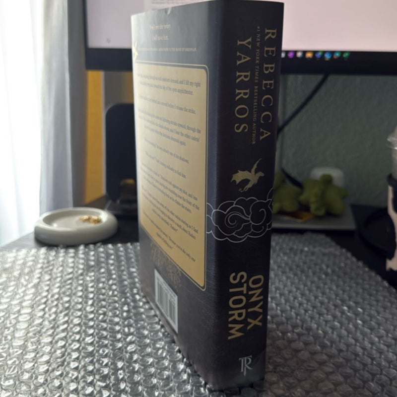 Onyx Storm (Target Exclusive Collector’s Edition)