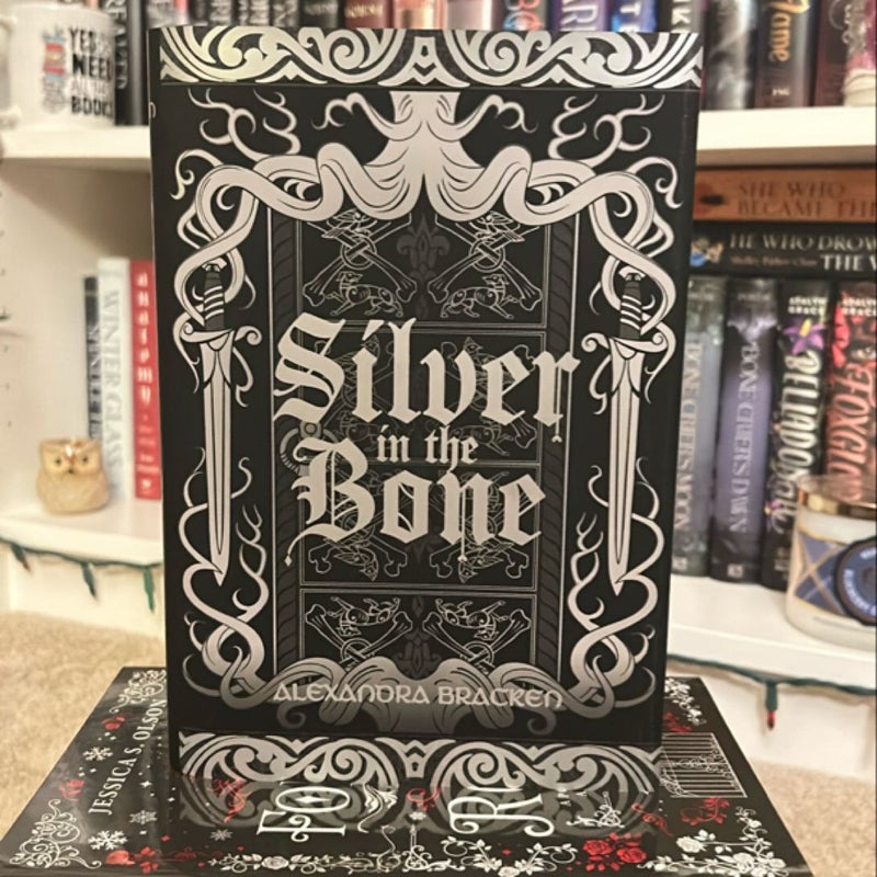 OWLCRATE EXCULSIVE Silver in the Bone