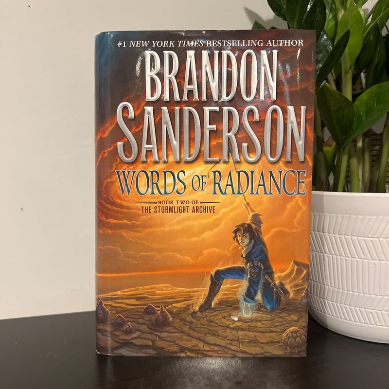 Words of Radiance (The Stormlight Archive, Book 2) (The Stormlight Archive,  2): Sanderson, Brandon: 9780765326362: : Books