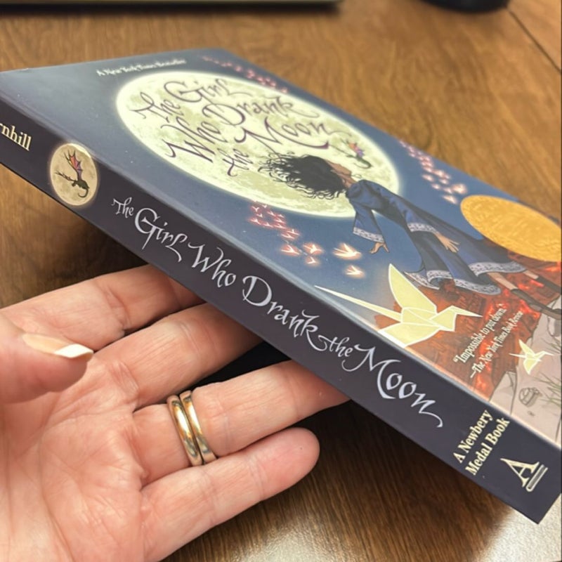 The Girl Who Drank the Moon (Winner of the 2017 Newbery Medal)