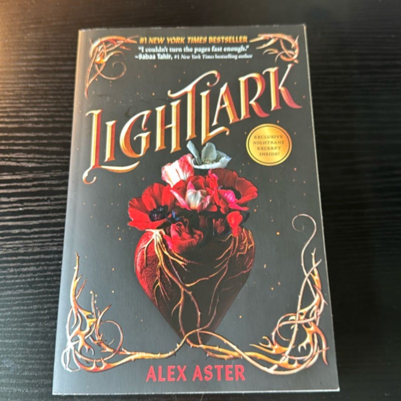 Lightlark (the Lightlark Saga Book 1)