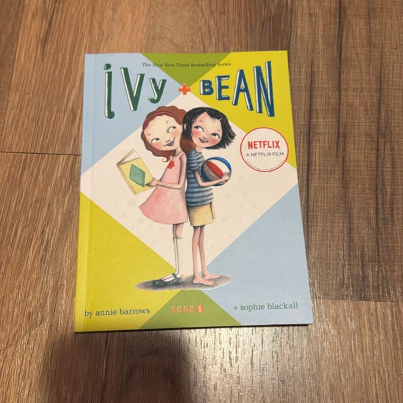 Ivy and Bean - Book 1 (Ivy and Bean Books, Books for Elementary School)