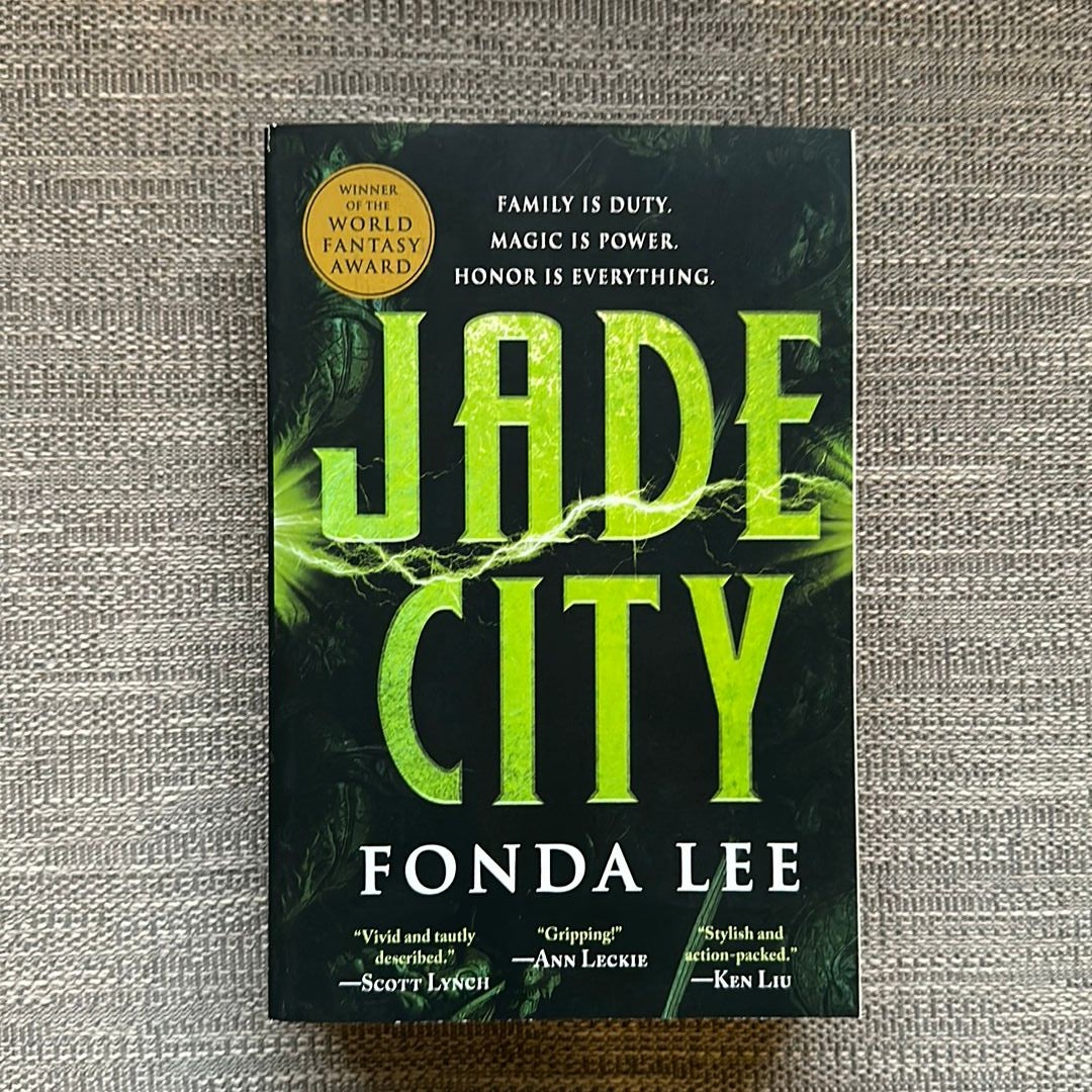 Jade City by Fonda Lee, Paperback Pangobooks