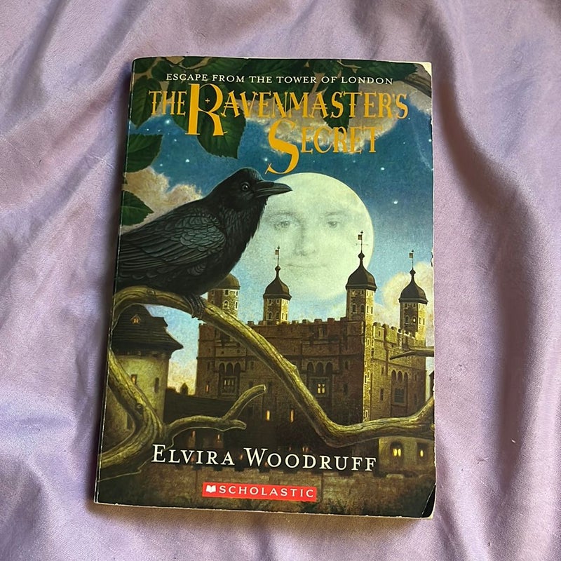 The Ravenmaster's Secret by Elvira Woodruff, Paperback | Pangobooks