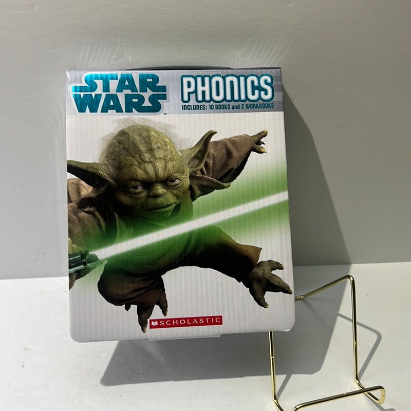 Unused- LIKE NEW!! Star Wars Phonics Box Set (10 Easy Readers & 2 Workbooks) 