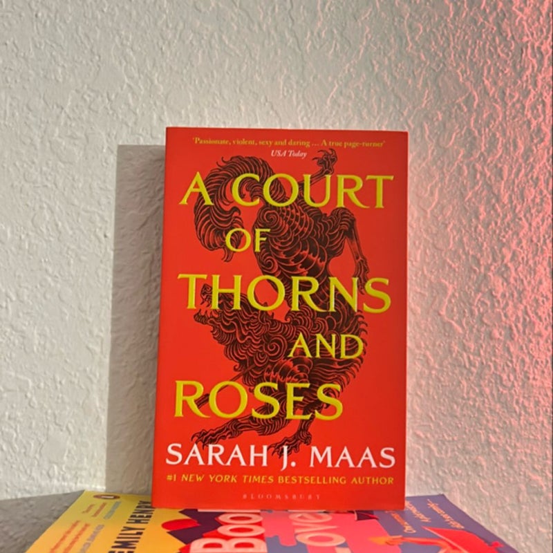 A Court of Thorns and Roses UK EDITION