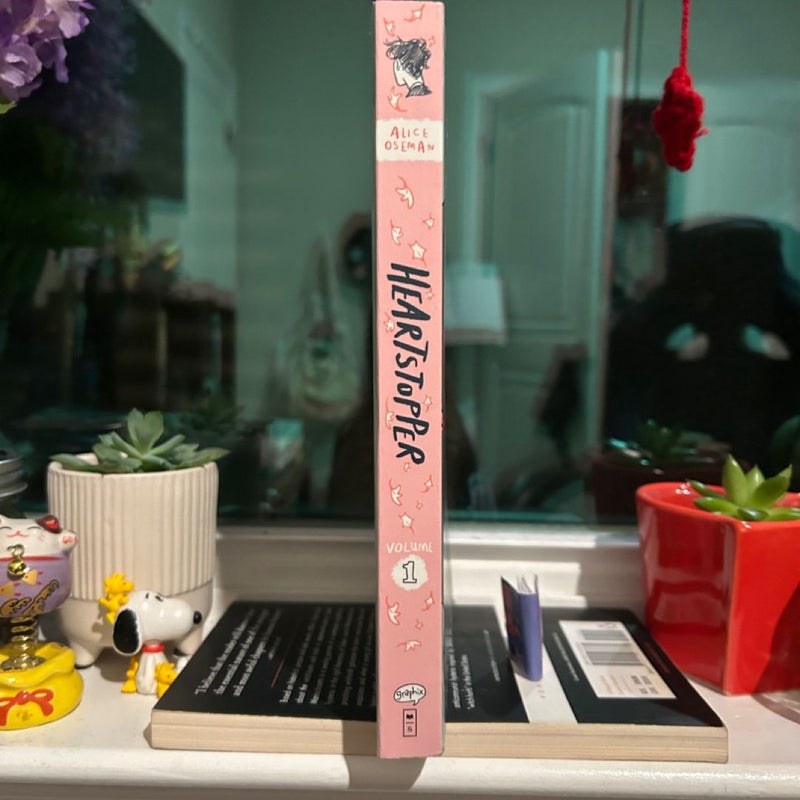 (with tiny book) Heartstopper: Volume 1