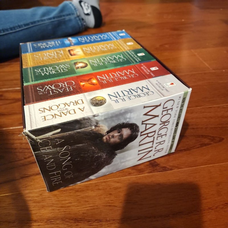 George R. R. Martin's a Game of Thrones 5-Book Boxed Set (Song of Ice and Fire Series)