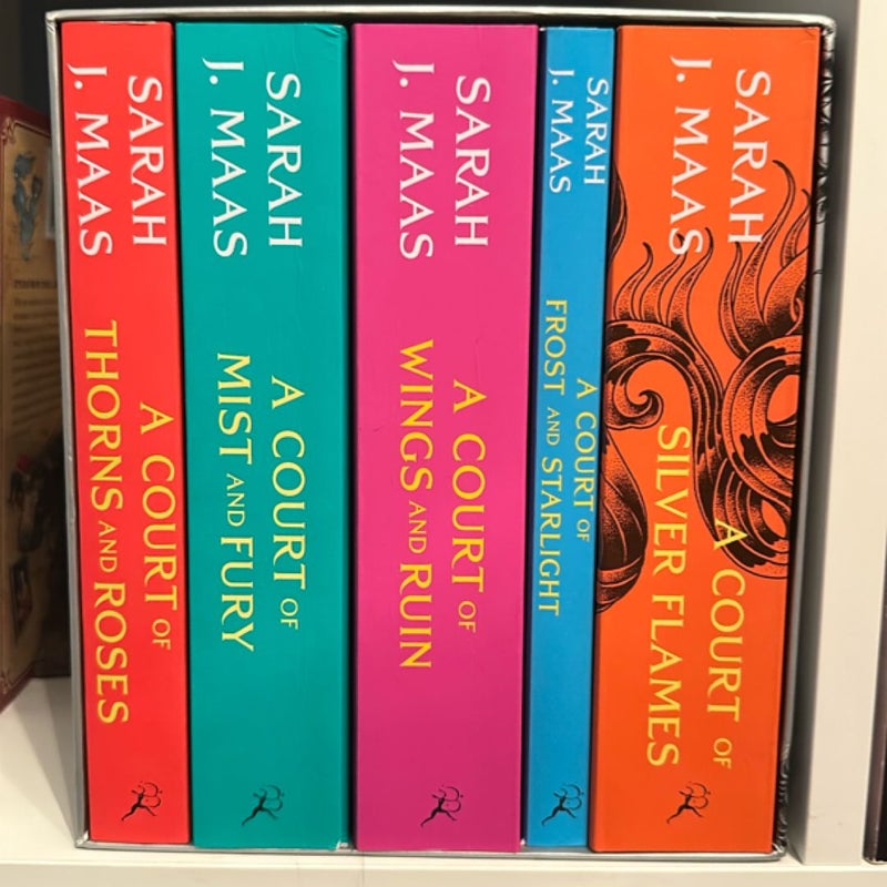 A Court of Thorns and Roses Paperback Box Set (5 Books)