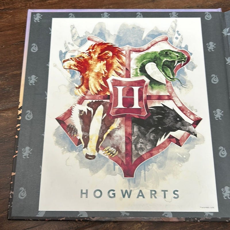 Harry Potter: Hogwarts: a Movie Scrapbook