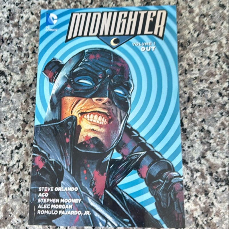 Midnighter Vol. 1: Out