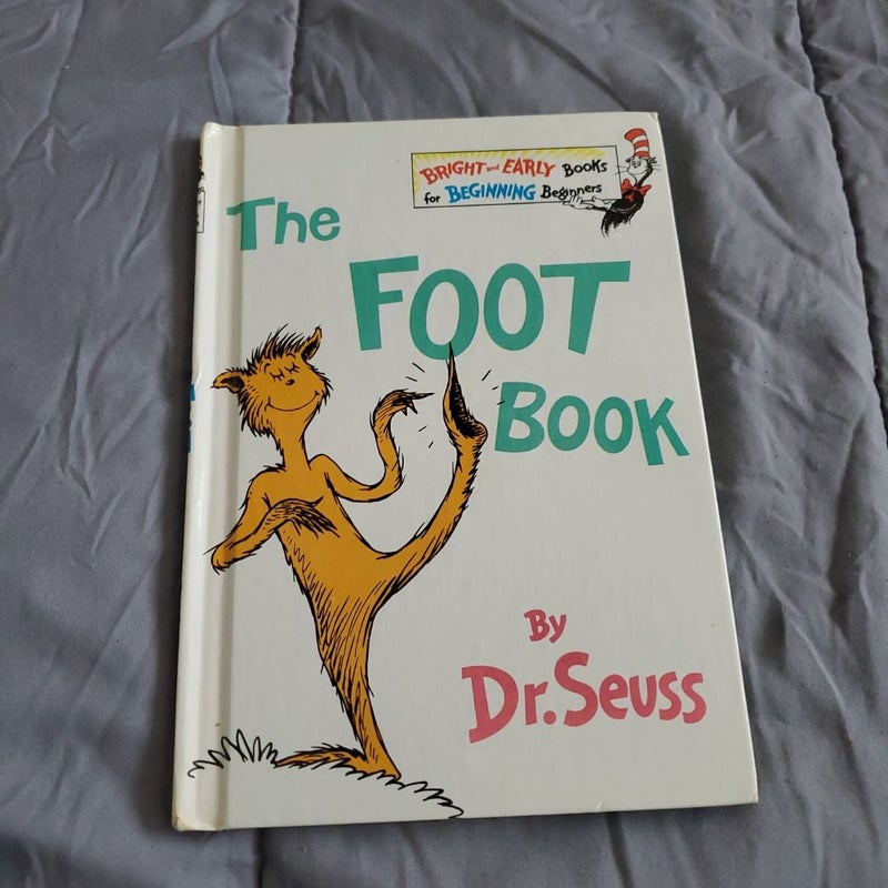 4 book DR. SEUSS CHILDREN'S BOOK BUNDLE!