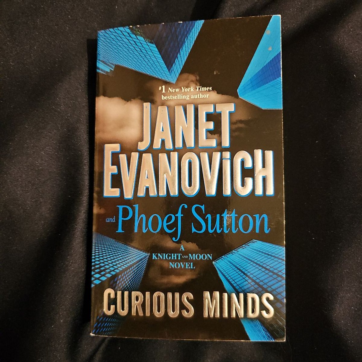 Curious Minds by Evanovich, Phoef Sutton