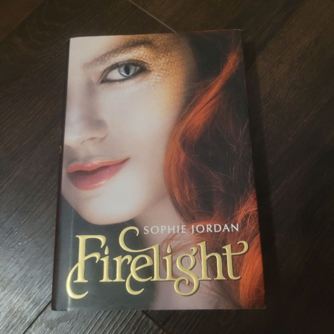 SIGNED Firelight by Sophie Jordan, Hardcover | Pangobooks