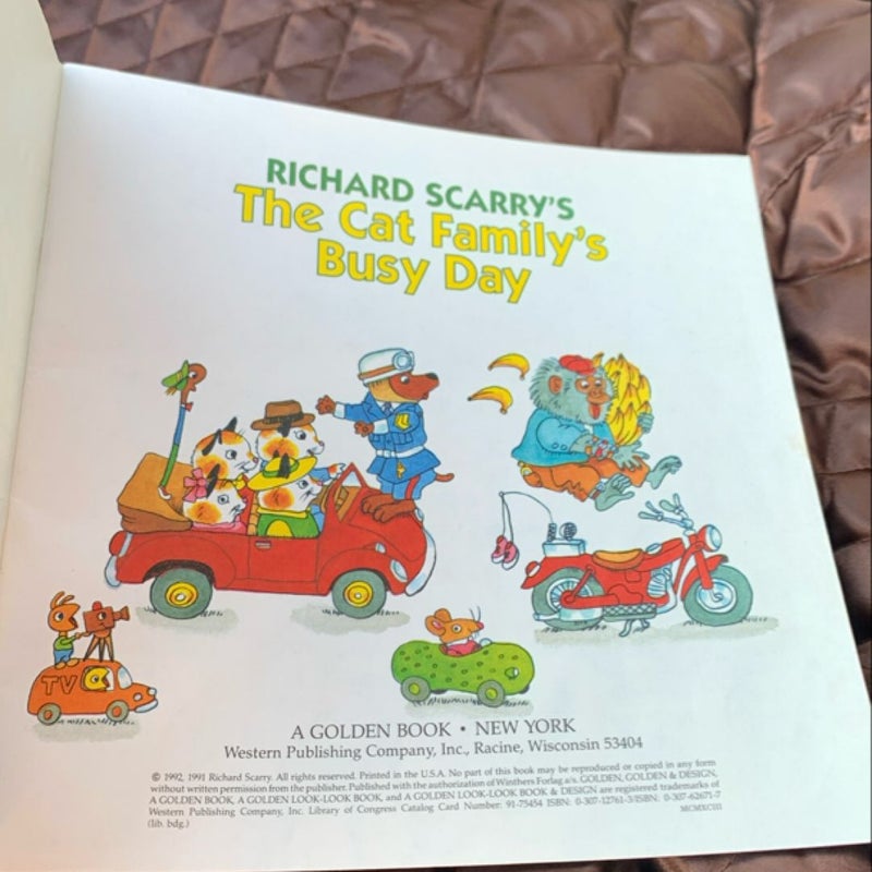 Richard Scarry's The Cat Family's Busy Day