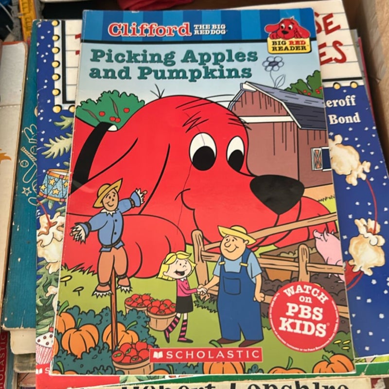Clifford the Big Red Dog: Picking Apples & Pumpkins