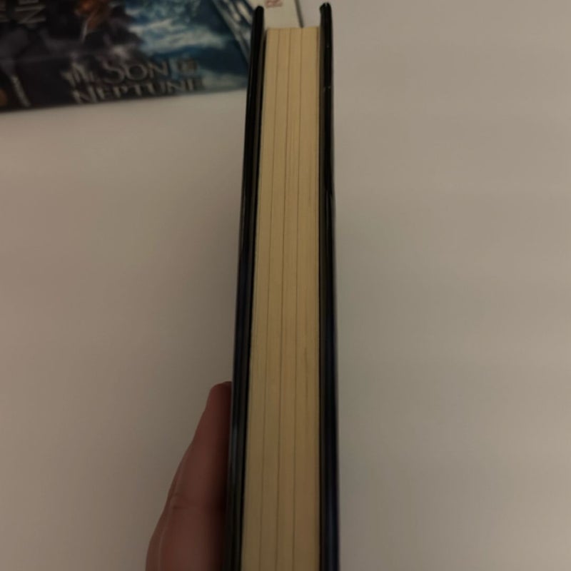 Four: a Divergent Collection