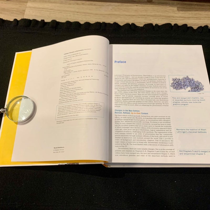 Lehninger Principles of Biochemistry (Third Edition)