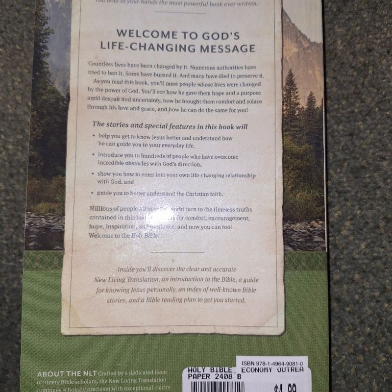 Holy Bible, Economy Outreach Edition, NLT (Softcover)