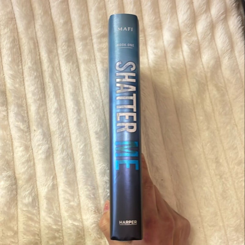 Shatter Me Collector's Deluxe Limited Edition