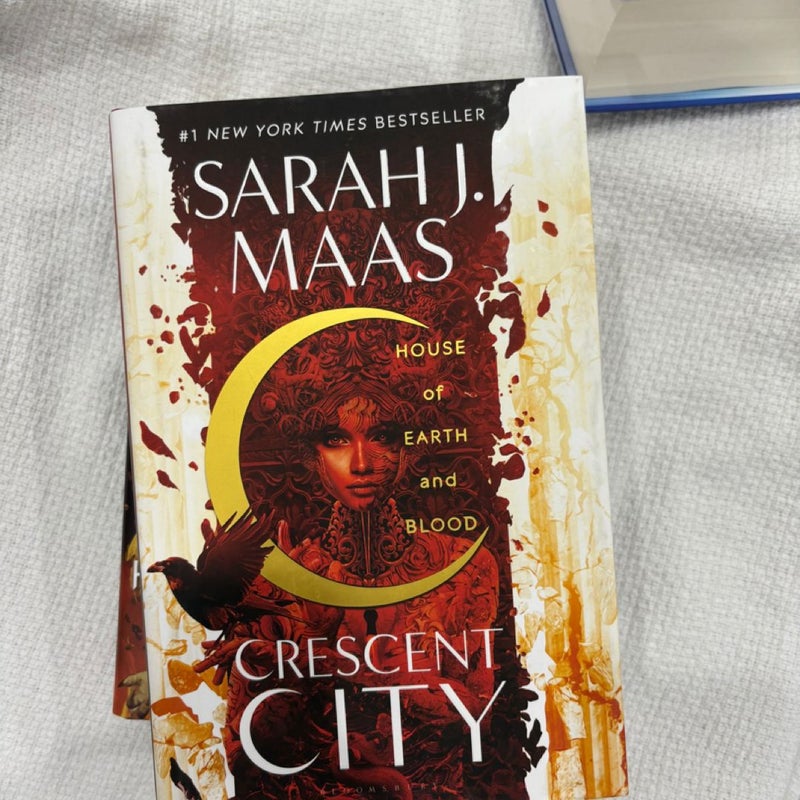 UNREAD Crescent city series (house of earth and blood, house of flame and shadow, house of sky and breath)