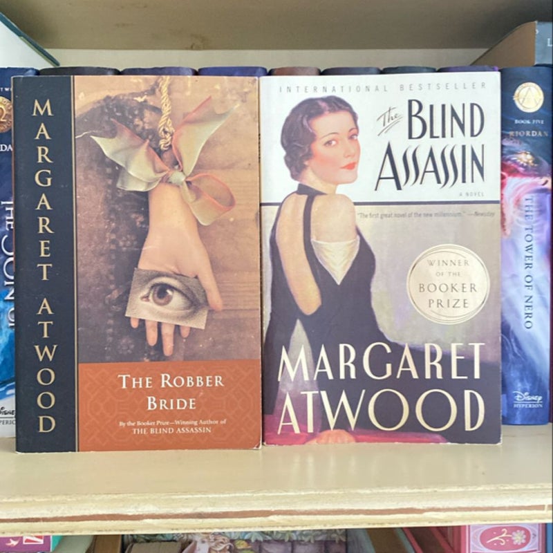 Margaret Atwood bundle - the blind assassin and the robber bride