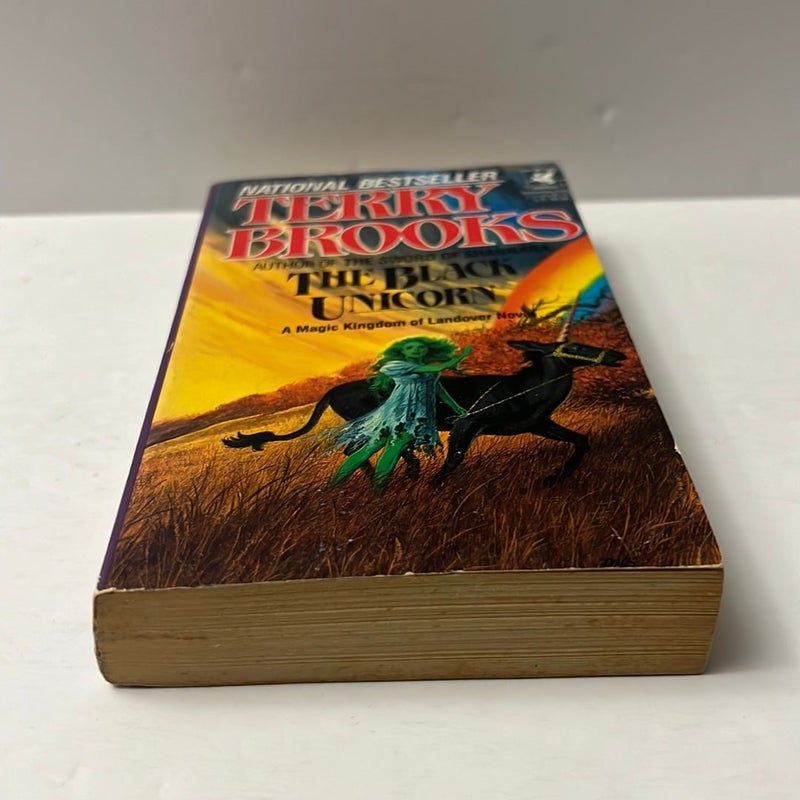 A Magic Kingdom of Landover (Book 2) : The Black Unicorn (1987) 