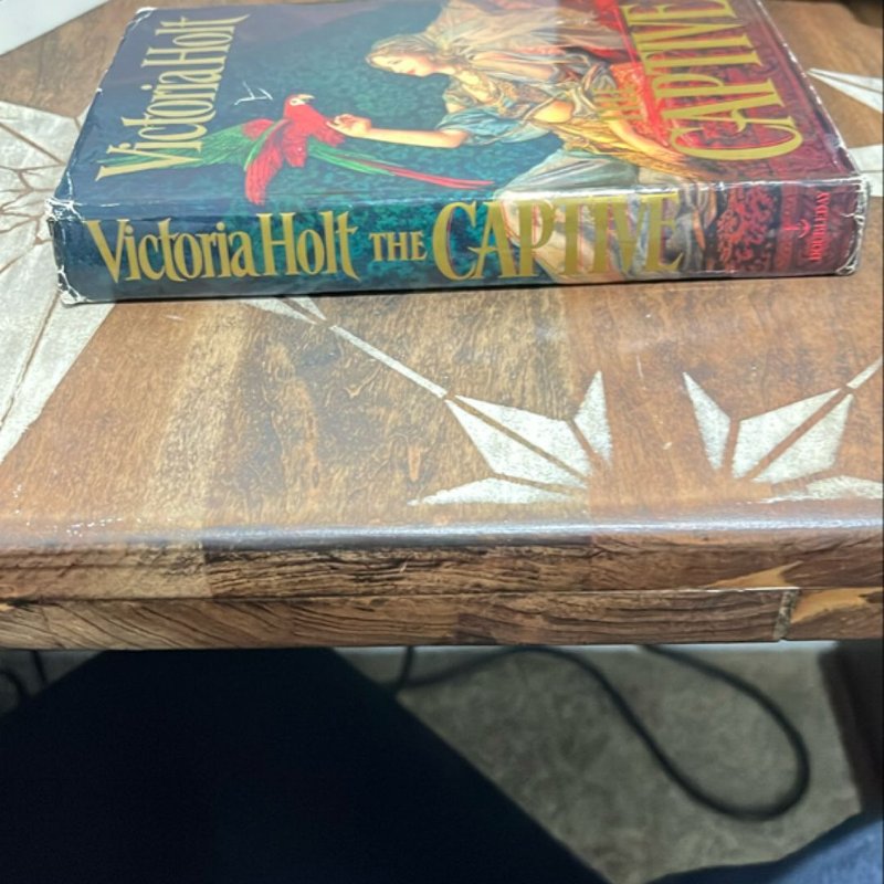 The Captive by Victoria Holt, Hardcover Pangobooks