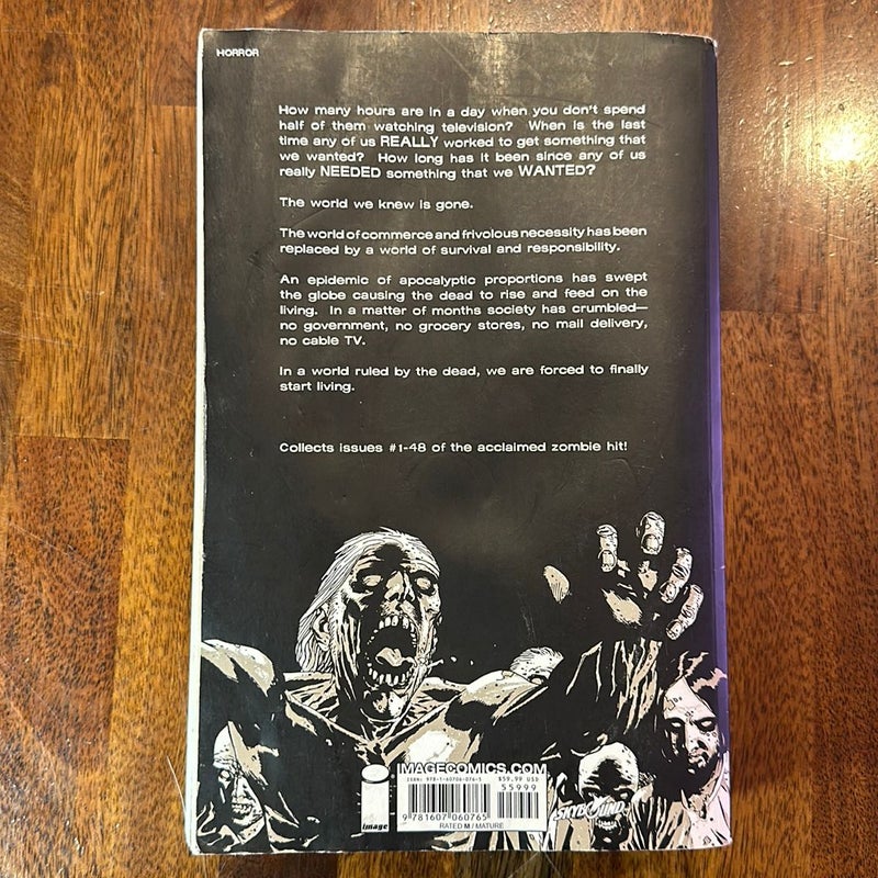 The Walking Dead Compendium by Robert Kirkman, Paperback | Pangobooks