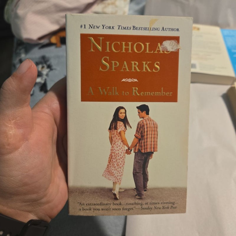 Nicholas sparks bundle A Walk to Remember 