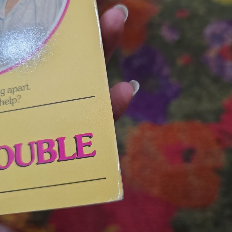 Sweet Valley High #61: Boy Trouble