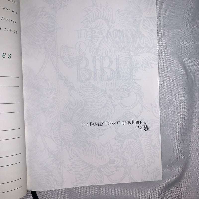 The Family Devotions Bible by Tyndale House Publishers Staff 1993