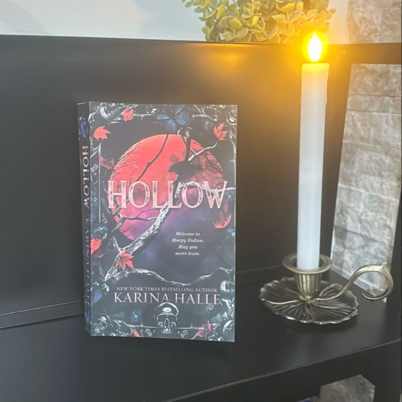 Hollow (a Gothic Shade of Romance 1)