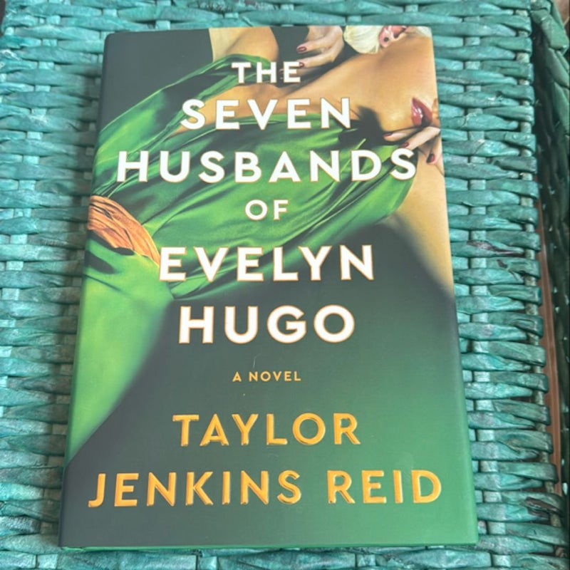 The Seven Husbands of Evelyn Hugo: Deluxe Edition Hardcover