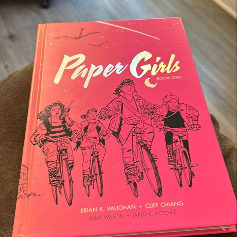 Paper Girls Deluxe Edition Volume 1