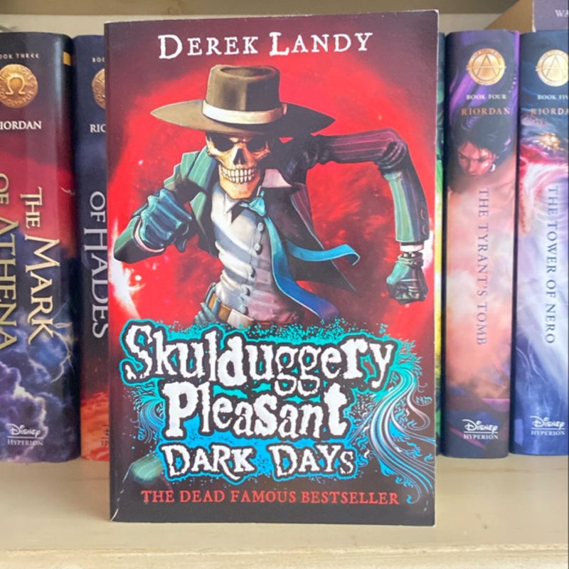 Dark Days (Skulduggery Pleasant, Book 4)