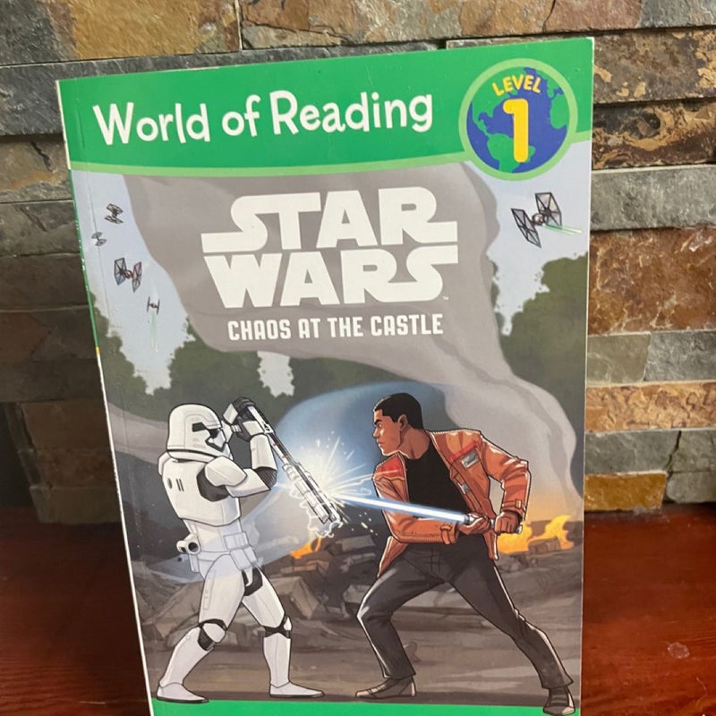 World of Reading Star Wars Chaos at the Castle (Level 1)