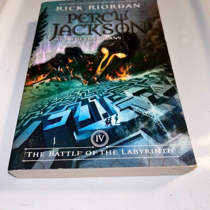 Percy Jackson and the Olympians, Book Four the Battle of the Labyrinth (Percy Jackson and the Olympians, Book Four)