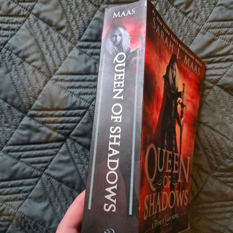 Queen of Shadows - OOP Cover