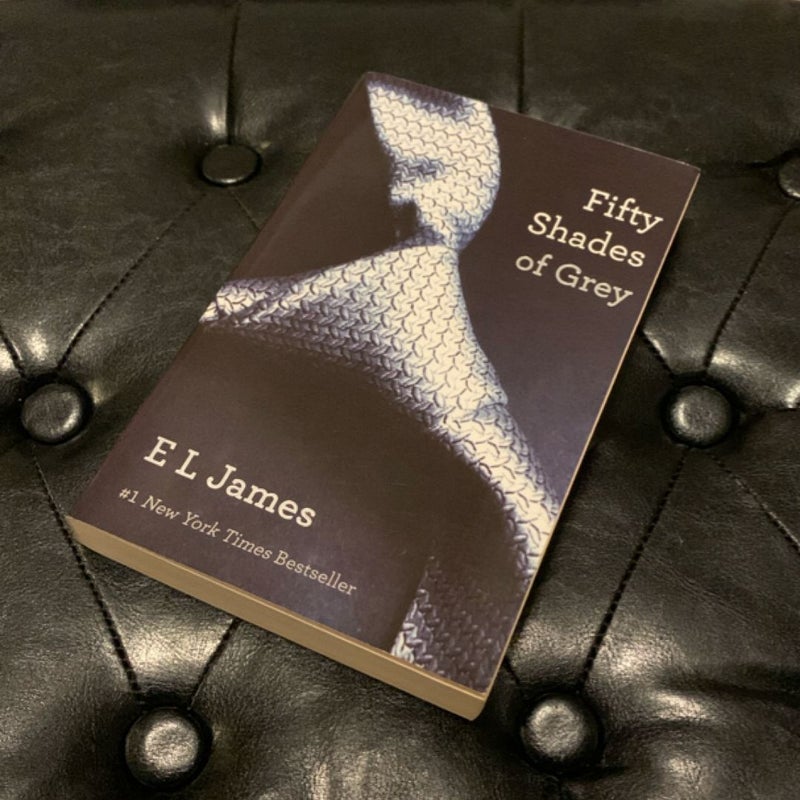 Fifty Shades of Grey (First Vintage Books Edition, April 2012) 