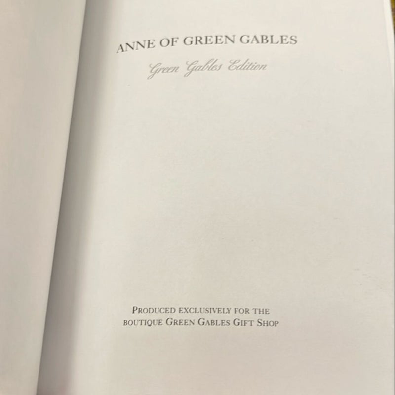 Anne of Green Gables (Green Gables Edition)