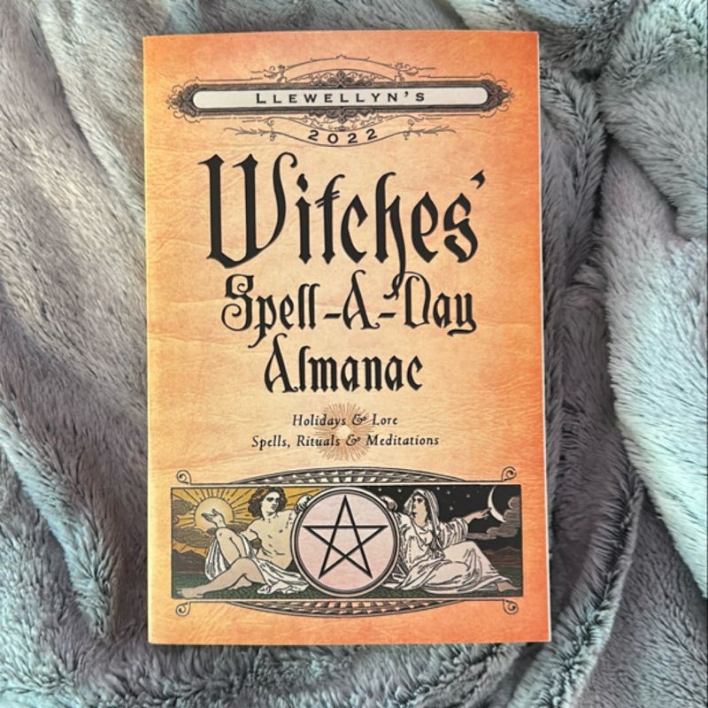 Llewellyn's 2022 Witches' Spell-A-Day Almanac