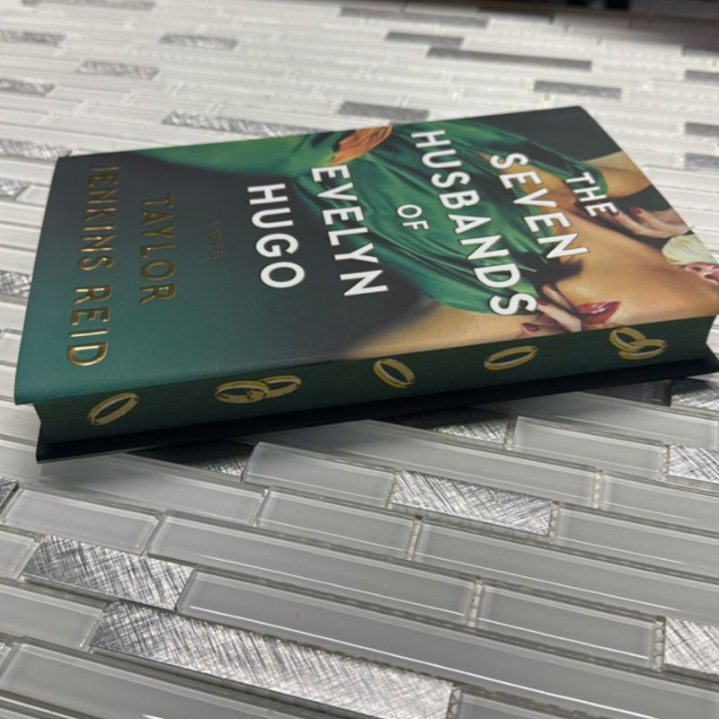 The Seven Husbands of Evelyn Hugo: Deluxe Edition Hardcover