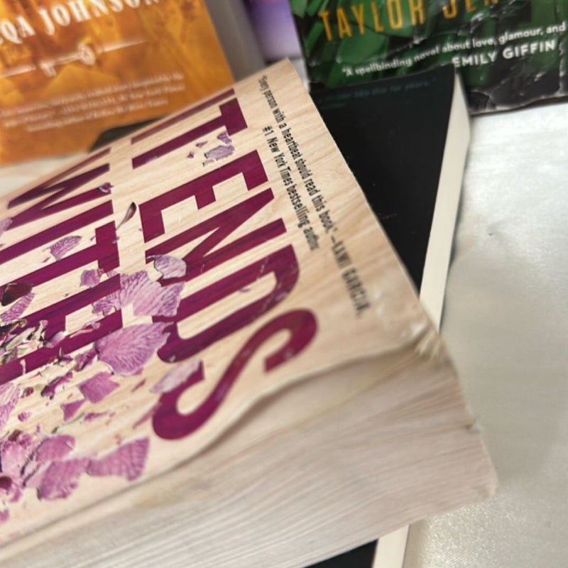The Seven Husbands of Evelyn Hugo (Bundle)