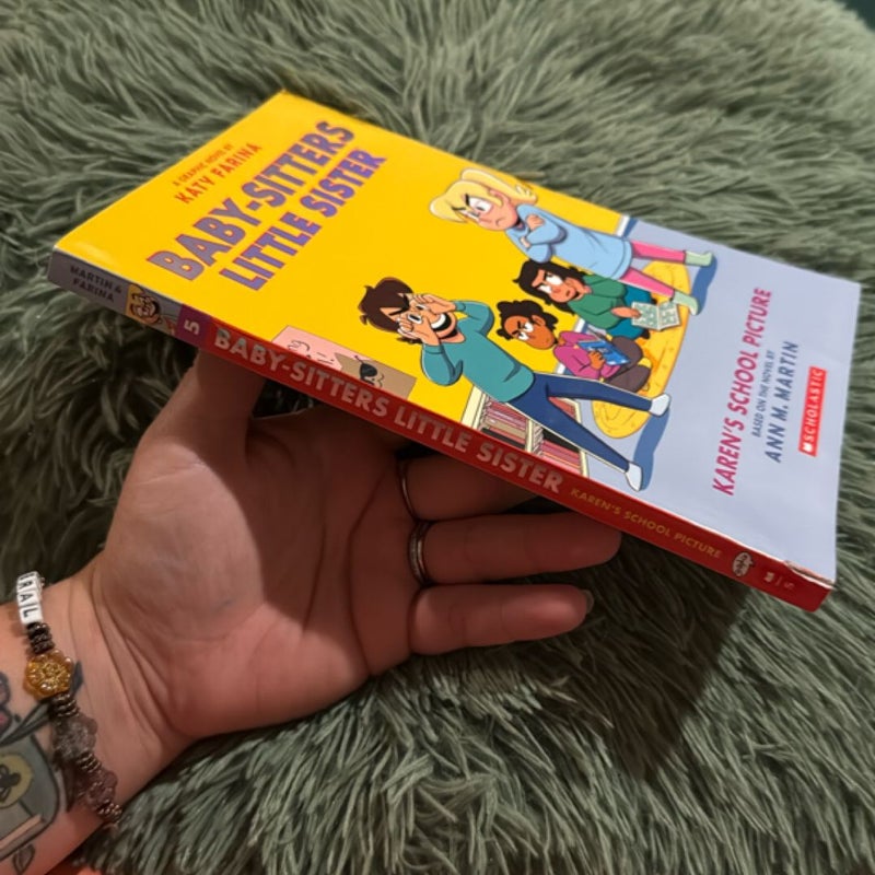 Karen's School Picture: a Graphic Novel (Baby-Sitters Little Sister #5) (Adapted Edition)